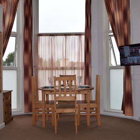 Tor Park Holiday Flatlets Torquay Exterior photo
