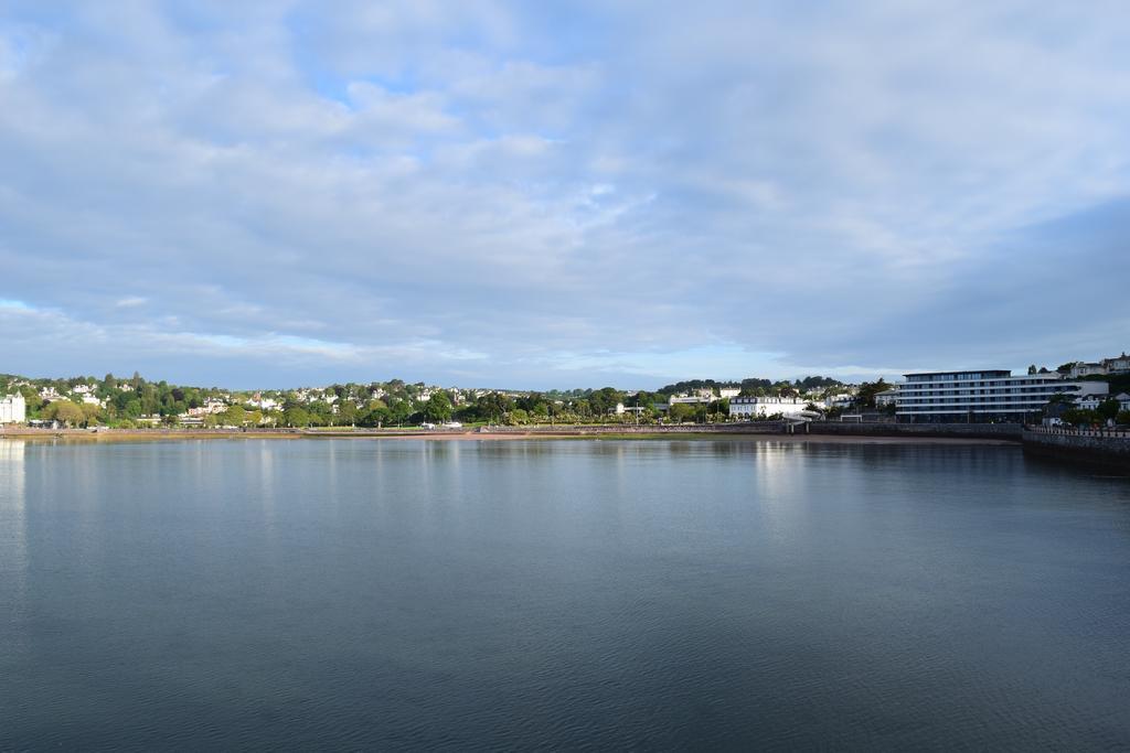 Tor Park Holiday Flatlets Torquay Exterior photo