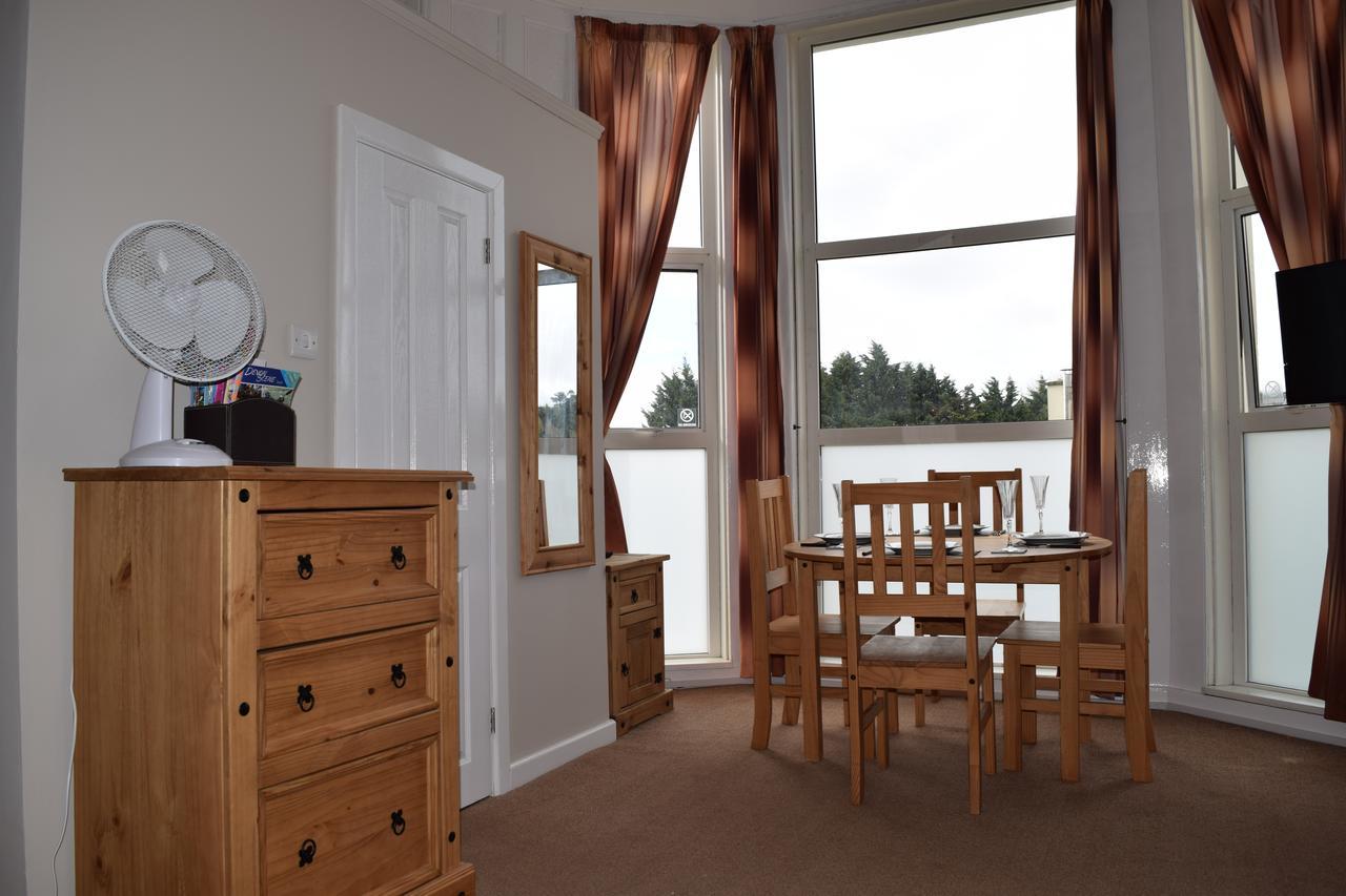 Tor Park Holiday Flatlets Torquay Exterior photo
